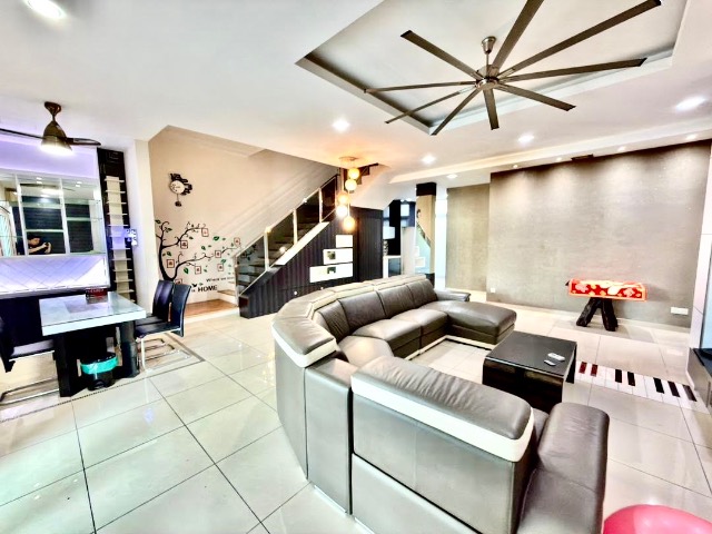Seri Alam (Bina Park) - Three Storey Terrace / Large Land Area & Built Up / Renovated & Extended - Thumbnail 4
