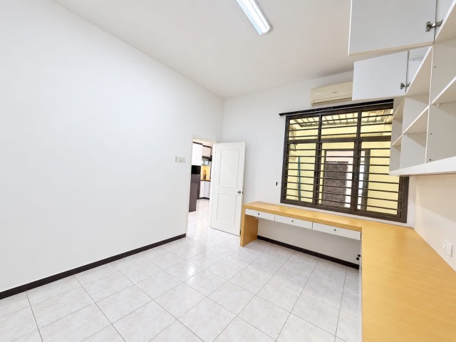 Impian Emas - Double Storey Terrace / Large Size & Built Up / Fully Renovated Unit - Thumbnail 12