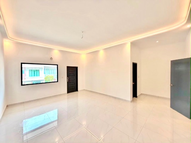 Horizon Hills - Double Storey Terrace / Fully Extended Spacious Layout / Gated & Guarded - Thumbnail 4