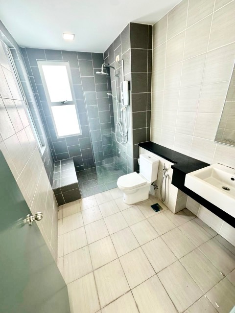 Horizon Hills - Three Storey Cluster / Renovated in Good Condition / Gated & Guarded - Thumbnail 14