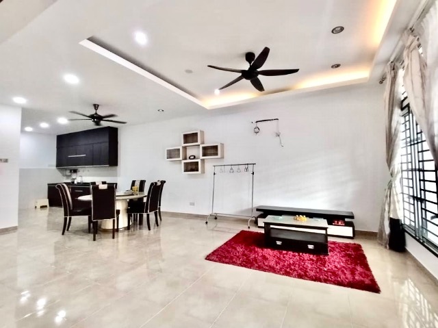 Nusa Sentral - Double Storey Terrace / Basic Renovation / Gated & Guarded