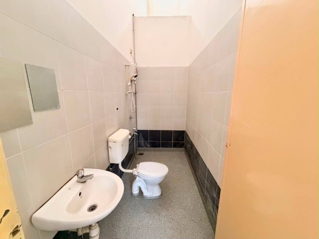 Mount Austin (LA Garden) - Double Storey Terrace / Original Condition / Right Opposite Austin Crest Shoplots - Thumbnail 10