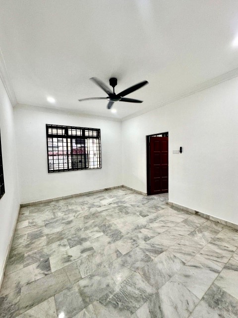 Taman Sri Skudai - Double Storey Terrace Corner Lot / Rare Full Loan Unit / Fully Extended Unit - Thumbnail 5