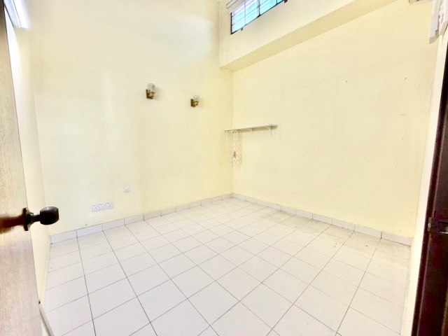 Pelangi Indah - Single Storey Terrace / End Lot with 25ft Side Land / Gated & Guarded - Thumbnail 9