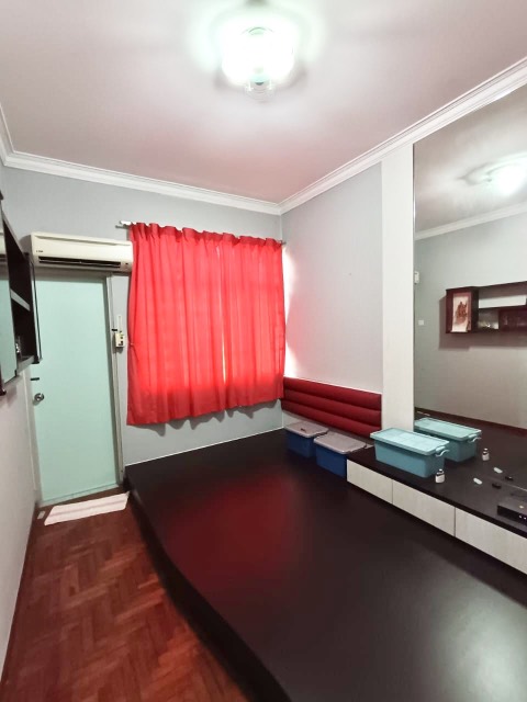 Taman Daya - Double Storey Terrace / Renovated & Extended Unit / Strategic Location Nearby Shoplots - Thumbnail 6