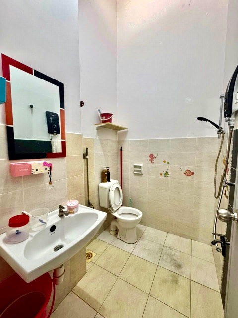 Bukit Indah - Double Storey Terrace / Basic Renovated in Well Condition / Gated & Guarded - Thumbnail 9