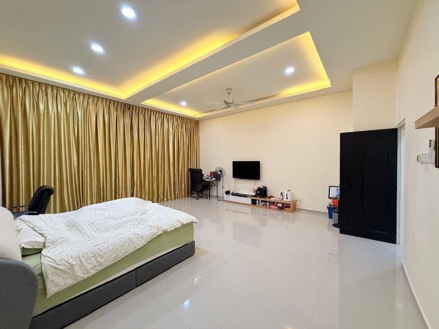 Permas Jaya - Double Storey Terrace / Rare Corner Lot with Bigger Land / Fully Renovated & Extended  - Thumbnail 6