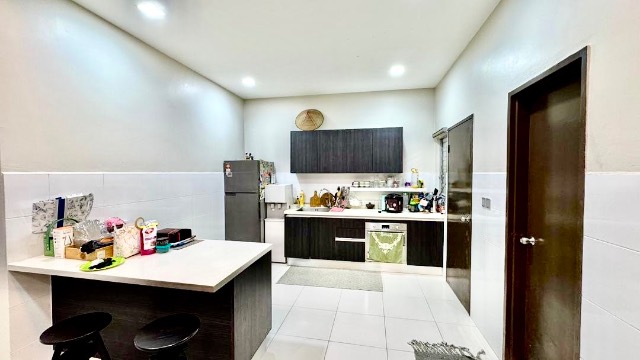 Nusa Idaman (Precinct 7) - Double Storey Terrace / Nicely Renovated & Well Maintained Unit - Thumbnail 9