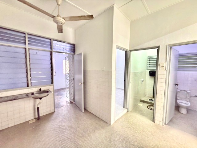 Johor Jaya - Single Storey Terrace / Basic Renovation + Extension / Walking Distance to Shoplot - Thumbnail 7