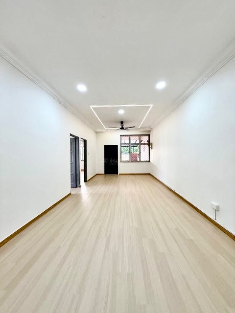 Taman Daya - Single Storey Terrace / Corner Lot with Big Land / Renovated & Extended Unit - Gambar kecil 2