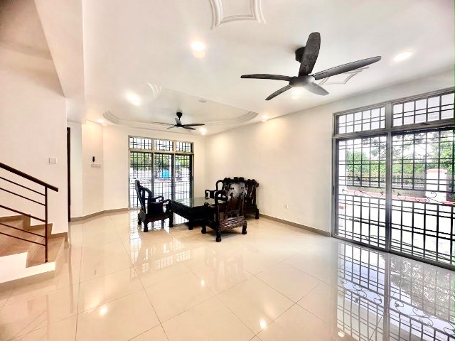 Nusa Bestari Jaya - Double Storey Terrace Corner Lot / Renovated & Extended / Unblock View - Thumbnail 4