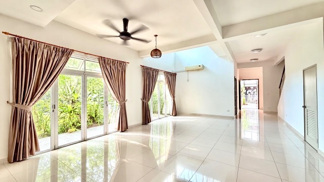 Taman Nusa Duta - Double Storey Semi Detached / Corner Lot with 30ft Side Land / Surrounded by TF Mart & Many Shoplots - Thumbnail 3
