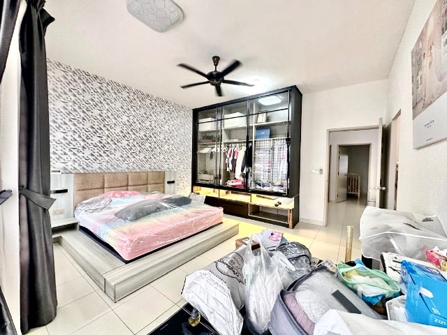 Horizon Hills (Golf East) - Double Storey Terrace / Large Renovated Unit / Nearby TUAS & AEON Mall - Thumbnail 2