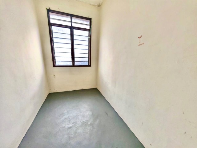 Taman Perling - Double Storey Medium Cost / End Lot with 10ft Extra Land / Original Unit - Thumbnail 5