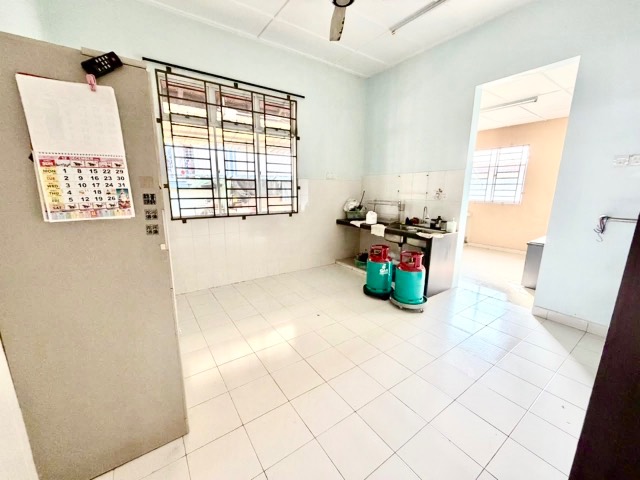 Pelangi Indah - Single Storey Terrace / End Lot with 25ft Side Land / Gated & Guarded - Thumbnail 10