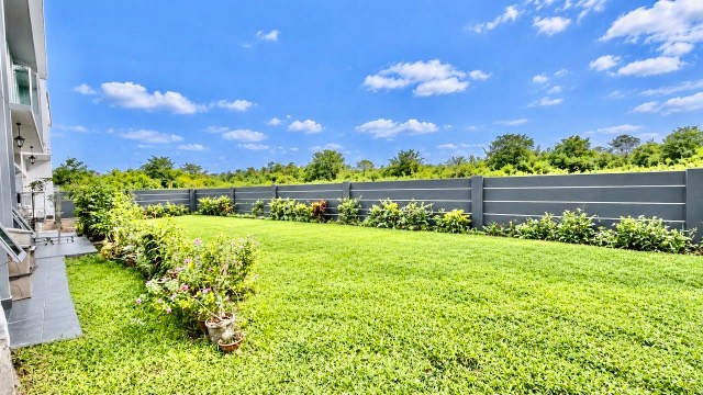 Taman Nusa Duta - Double Storey Semi Detached / Corner Lot with 30ft Side Land / Surrounded by TF Mart & Many Shoplots - Thumbnail 1