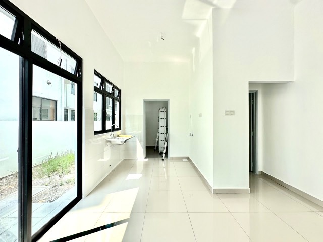 Mutiara Mas (Opal) - Three Storey Cluster / Private Lift in the Unit / Cheapest in the Market - Thumbnail 12