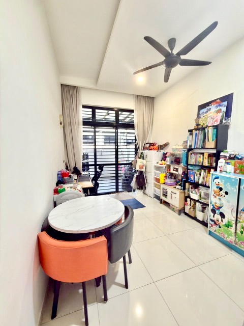 Eco Summer - Double Storey Terrace / Renovated with Partial Furnishing / Opposite of Eco Palladium - Thumbnail 9