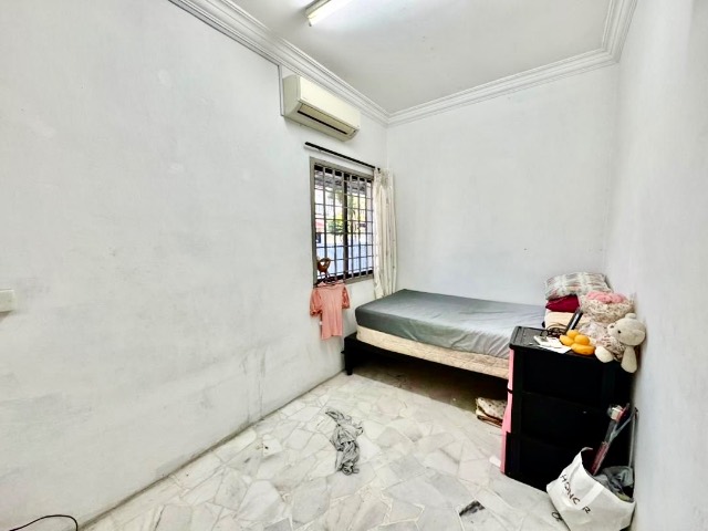 Desa Harmoni (Molek) - Double Storey Terrace / Corner Lot with Bigger Land / Renovated in Good Condition - Thumbnail 10