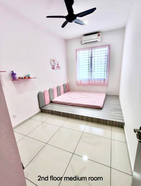 Austin Crest (Ruby) - Double Storey Terrace / Basic Renovation with Furnishings / 3mins to Crest Shoplots - Thumbnail 6