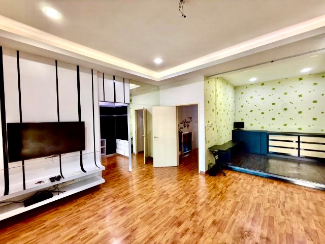 Seri Alam (Bina Park) - Three Storey Terrace / Large Land Area & Built Up / Renovated & Extended - Thumbnail 6
