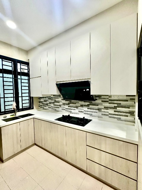 Mount Austin (LA Garden) - Double Storey Terrace / Fully Renovated Unit / Strategic & Convenient Location - Thumbnail 7