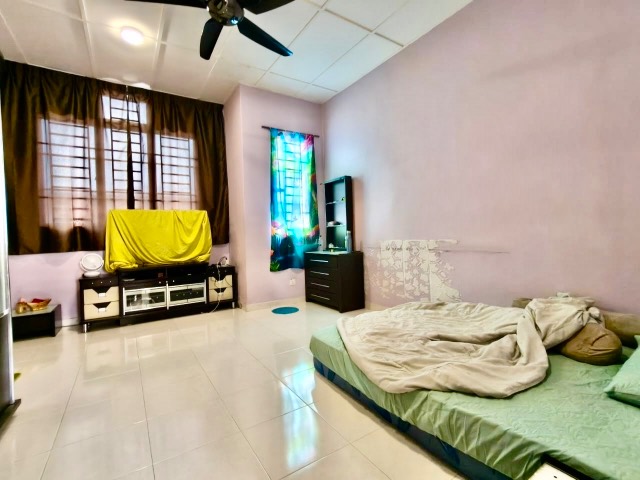 Bukit Indah - Double Storey Terrace / Full Loan Unit / Nearby Tuas & AEON Mall - Thumbnail 3