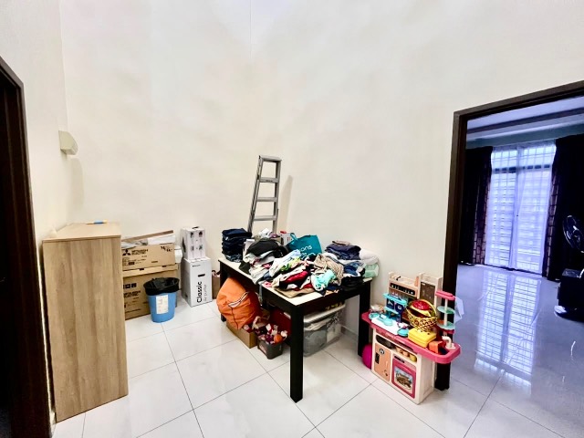 Sierra Perdana - Double Storey Terrace / Renovated & Well Maintained / Gated & Guarded - Thumbnail 5