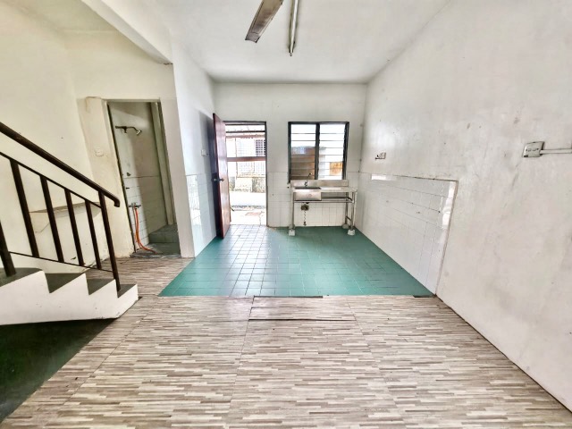 Taman Perling - Double Storey Medium Cost / End Lot with 10ft Extra Land / Original Unit - Thumbnail 9
