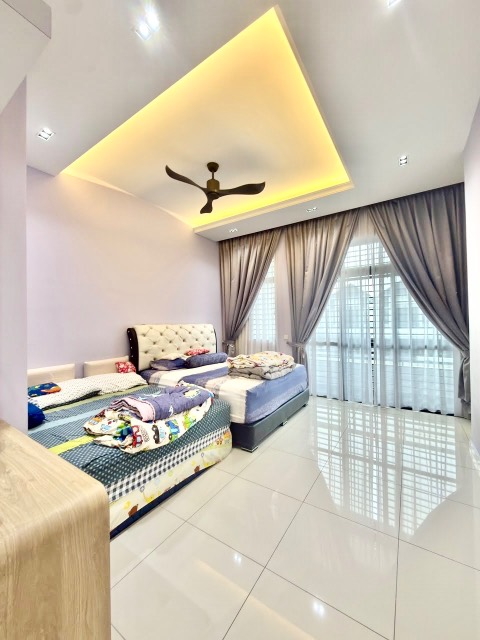 Eco Summer - Double Storey Terrace / Renovated with Partial Furnishing / Opposite of Eco Palladium - Thumbnail 3