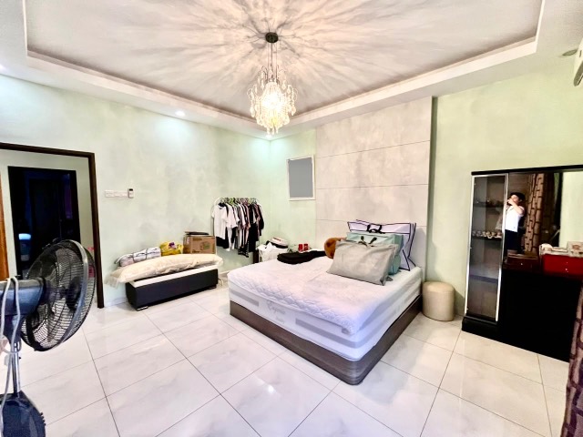 Sierra Perdana - Double Storey Terrace / Renovated & Well Maintained / Gated & Guarded - Thumbnail 2