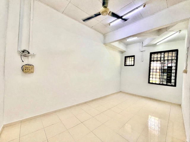 Nusa Bestari - Single Storey Terrace / Corner Lot with Extra Land / Extension with MBJB Approval - 缩略图 4