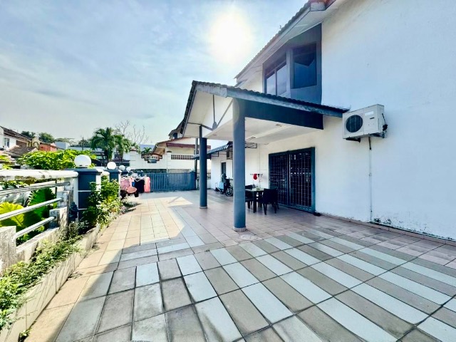 Desa Harmoni (Molek) - Double Storey Terrace / Corner Lot with Bigger Land / Renovated in Good Condition