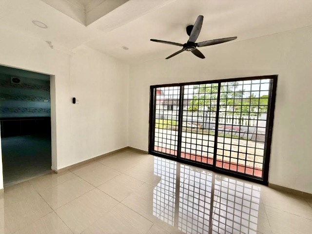 Desa Cemerlang - Double Storey Terrace Corner Lot / Big Extra Side Land / Refurbished in Good Condition - Thumbnail 5