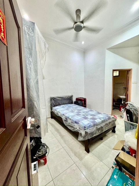 Nusa Bestari - Single Storey Terrace / Simple Renovation / Nearby Bestmart - Thumbnail 4