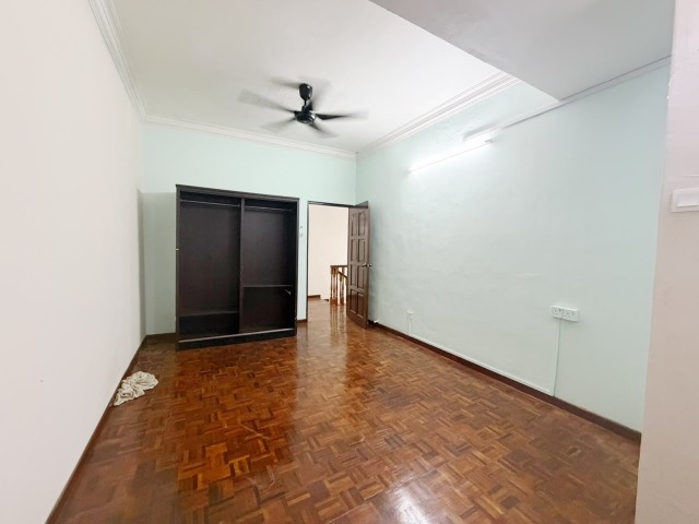Skudai Baru - Double Storey Terrace / Renovated & Extended - Thumbnail 3