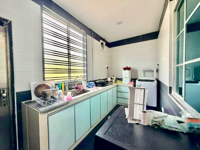 Nusa Sentral - Double Storey Terrace / Fully Renovated Unit / Nearby Tuas 2ndLink - Thumbnail 9