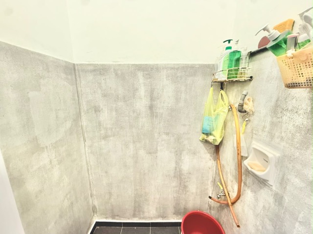 Taman Molek - Double Storey Terrace / Large Spacious Unit / Basic Renovation - Thumbnail 11