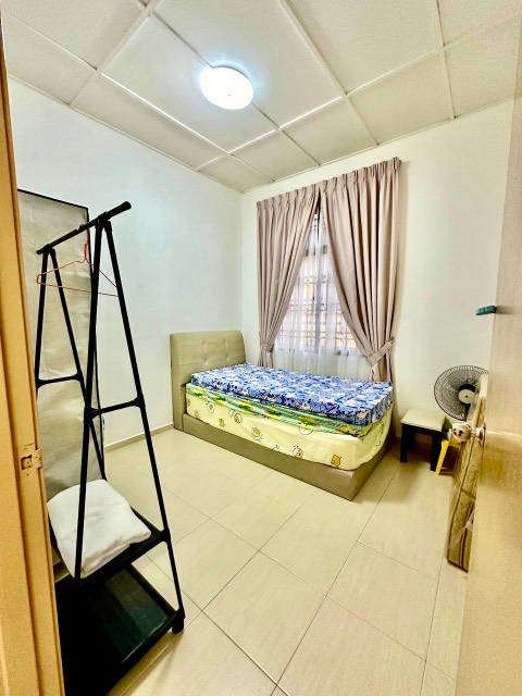 Setia Indah - Double Storey Terrace / Simple Renovation / Nearby Shoplots Convenient District - Thumbnail 5