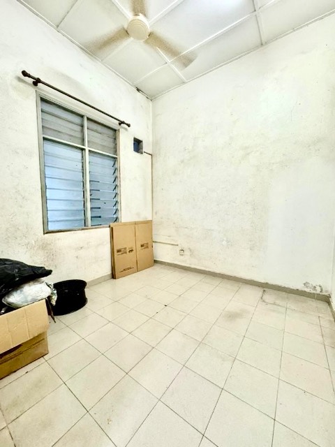 Bukit Indah - Single Storey Terrace / Renovated with MBJB Approval / Walking Distance to Bus Stop & Shops - Thumbnail 4