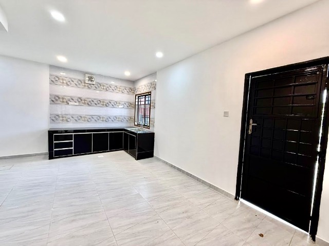 Desa Cemerlang - Double Storey Terrace Corner Lot / Big Extra Side Land / Refurbished in Good Condition - Thumbnail 11