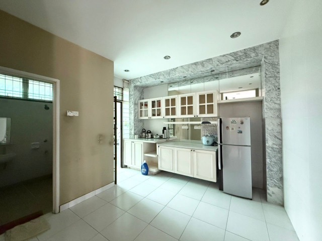 Impian Emas - Double Storey Terrace / Renovated & Furnished / Good Condition - Thumbnail 12
