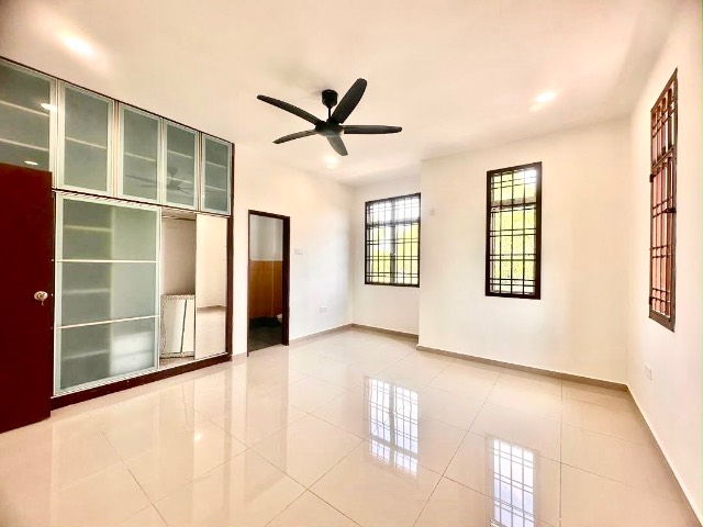 Nusa Bestari Jaya - Double Storey Terrace Corner Lot / Renovated & Extended / Unblock View - Thumbnail 5