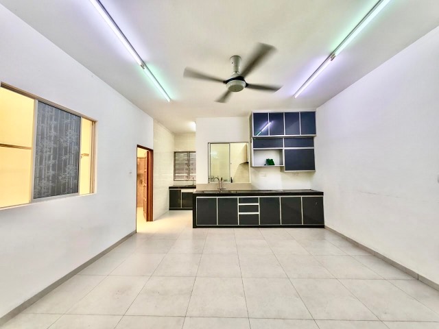 Ehsan Jaya - Double Storey Terrace / Rare Super Long Unit / Extended with MBJB Approval - Thumbnail 10