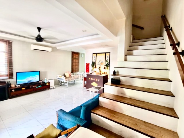 Bukit Indah - Double Storey Terrace / End Lot with 10ft Side Land / Unblock View - Thumbnail 2