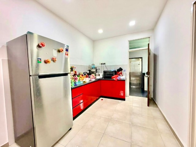 Nusa Sentral - Double Storey Terrace / Fully Renovated Unit / Nearby Tuas 2ndLink - Thumbnail 8