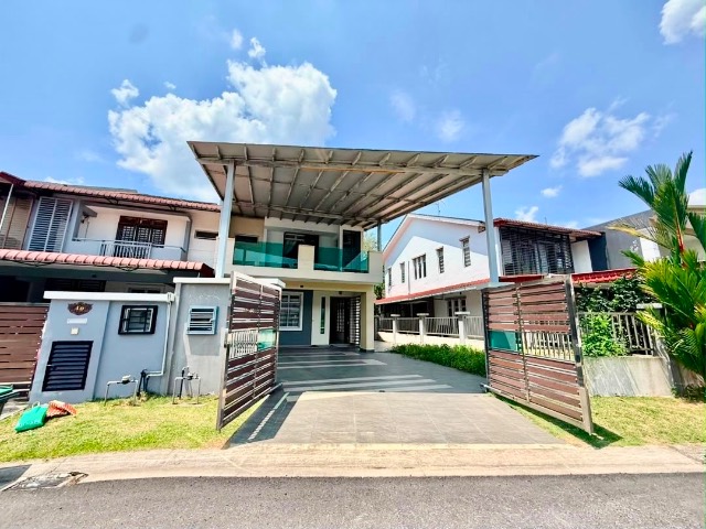 Nusa Idaman - Double Storey End Lot / Renovated & Extended / Well Maintained 