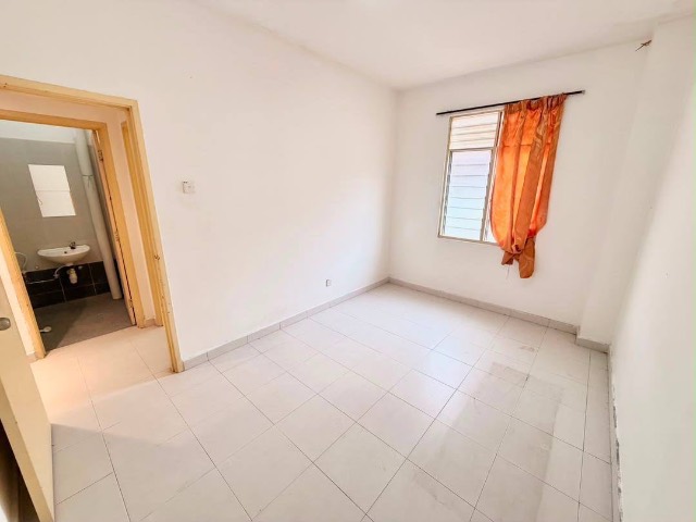 Mount Austin (LA Garden) - Double Storey Terrace / Original Condition / Right Opposite Austin Crest Shoplots - Thumbnail 5