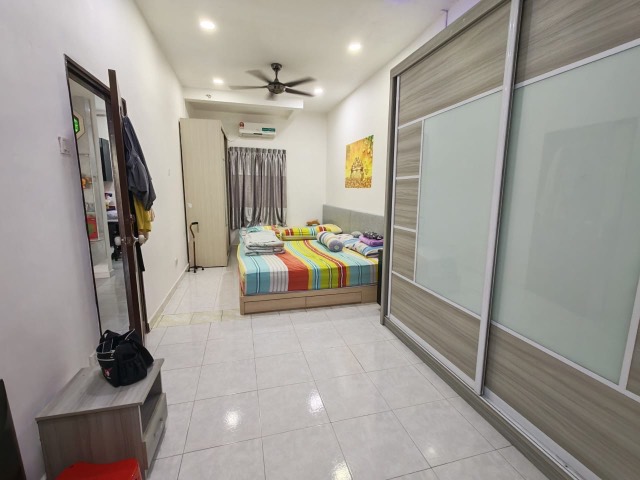 Mount Austin - Single Storey Terrace / Renovated & Well Maintained/ Nearby Shops & Restaurants - Thumbnail 2