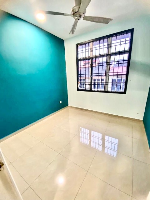 Ehsan Jaya - Double Storey Terrace / End Lot with More Land / Fully Extended & Unblock View - Thumbnail 4